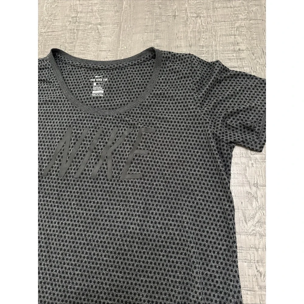 Nike‎ Tee shirt women's Dry fit athletic cut size large black polka dot